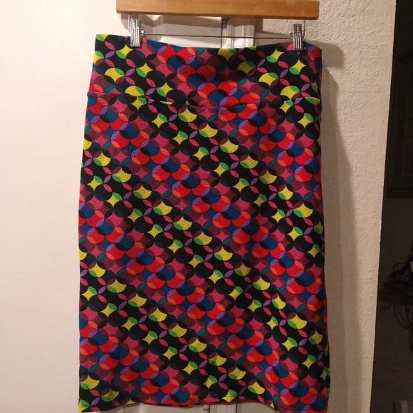 LulaRoe Amelia pencil skirt - Picture 2 of 5